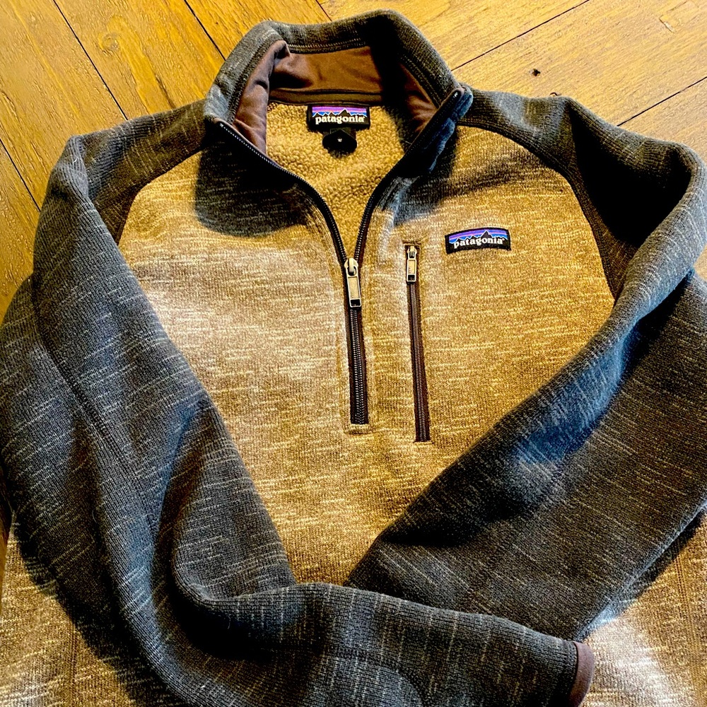 Patagonia zip up in mint condition